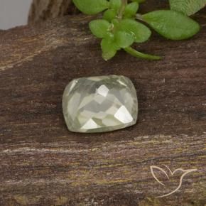 Diásporo con Cambio de Color Amarillo muy claro natural de 0.76 ct, Forma Cojín, VS