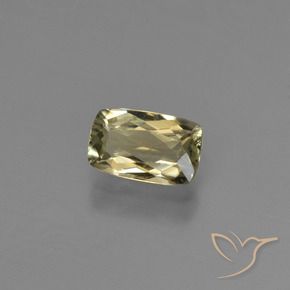 Diásporo con Cambio de Color Amarillo medio natural de 0.82 ct, Forma Cojín, VS