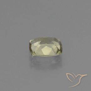 Diásporo con Cambio de Color Amarillo dorado muy claro natural de 0.91 ct, Forma Cojín, VS
