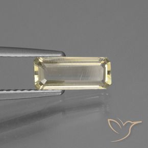 Diásporo con Cambio de Color Amarillo pálido natural de 0.84 ct, Corte Octágono / Esmeralda, VVS-VS