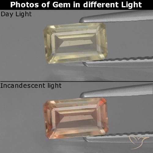 0.80ct Natural Amarillo muy pálido Diásporo con Cambio de Color, corte esmeralda, VS