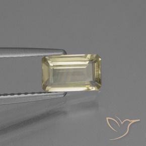 Diásporo con Cambio de Color Amarillo muy pálido natural de 0.80 ct, Corte Octágono / Esmeralda, VS