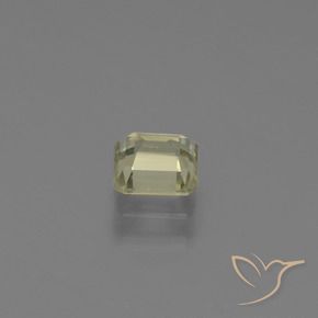 Diásporo con Cambio de Color Amarillo claro natural de 0.74 ct, Corte Octágono / Esmeralda, VS