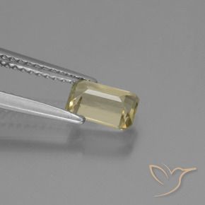 Diásporo con Cambio de Color Amarillo claro natural de 0.97 ct, Corte Octágono / Esmeralda, VS