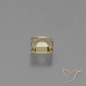 Diásporo con Cambio de Color Amarillo pálido natural de 0.84 ct, Corte Octágono / Esmeralda, VS