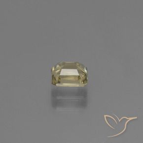 Diásporo con Cambio de Color Amarillo dorado muy claro natural de 0.80 ct, corte esmeralda, VS