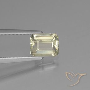 Diásporo con Cambio de Color Amarillo muy claro natural de 0.94 ct, Corte Octágono / Esmeralda, VVS-VS