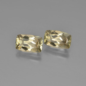 Gemas de Diásporo con Cambio de Color Amarillo muy claro natural de 2.67 ct, Corte Cojín, VS