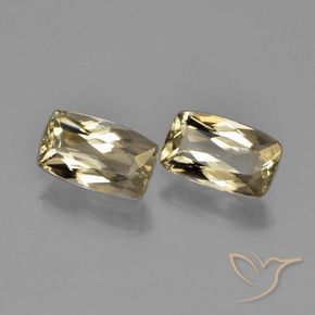 Gemas de Diásporo con Cambio de Color Amarillo dorado muy claro natural de 2.15 ct, Forma Cojín, VVS-VS