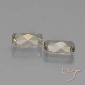 Gemas de Diásporo con Cambio de Color Amarillo dorado muy claro natural de 2.15 ct, Forma Cojín, VVS-VS