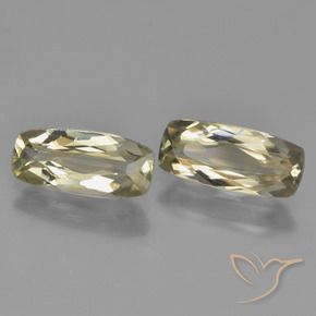 Gemas de Diásporo con Cambio de Color Amarillo muy claro natural de 2.45 ct, Forma Cojín, VVS-VS