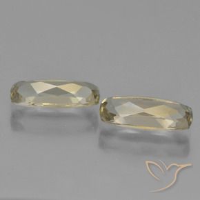 Gemas de Diásporo con Cambio de Color Amarillo muy claro natural de 2.45 ct, Forma Cojín, VVS-VS