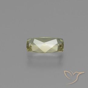 Diásporo con Cambio de Color Amarillo dorado muy claro natural de 1.05 ct, Forma Cojín, VVS-VS