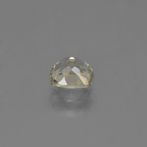 Diásporo con Cambio de Color Amarillo dorado muy claro natural de 0.77 ct, Corte Cojín, VVS