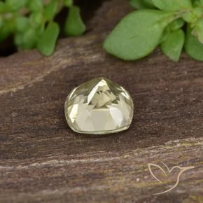 Diásporo con Cambio de Color Amarillo claro natural de 0.60 ct, Forma Cojín, VS