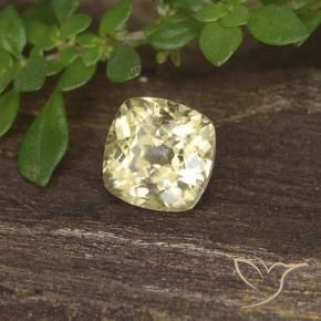 Diásporo con Cambio de Color Amarillo claro natural de 0.78 ct, Forma Cojín, VS