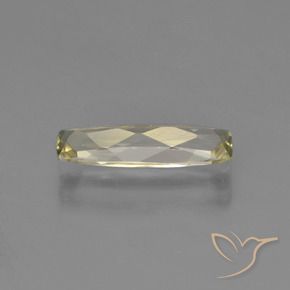 Diásporo con Cambio de Color Amarillo muy claro natural de 0.87 ct, Forma Cojín, VS