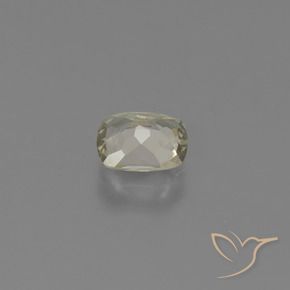 Diásporo con Cambio de Color Amarillo dorado muy claro natural de 0.62 ct, Forma Cojín, VVS