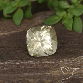 Diásporo con Cambio de Color Amarillo muy claro natural de 0.81 ct, Forma Cojín, VVS-VS