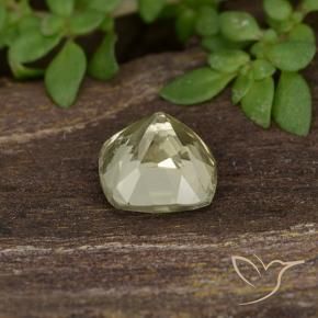 Diásporo con Cambio de Color Amarillo muy claro natural de 0.81 ct, Forma Cojín, VVS-VS