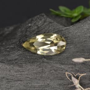 Diásporo con Cambio de Color Amarillo muy claro natural de 0.80 ct, En forma de pera, VVS-VS