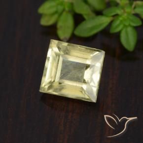 Diásporo con Cambio de Color Amarillo muy claro natural de 1.01 ct, Cuadrado, VS