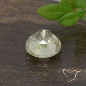 Diásporo con Cambio de Color Amarillo muy claro natural de 0.61 ct, Redondo, VVS-VS