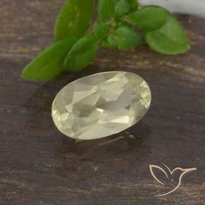 Diásporo con Cambio de Color Amarillo claro natural de 0.63 ct, Ovalada, VS