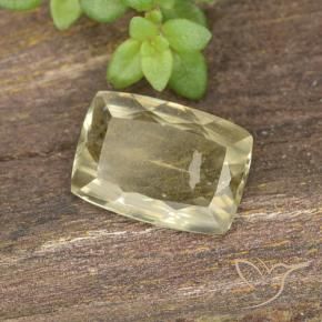 Diásporo con Cambio de Color Amarillo claro natural de 0.73 ct, Forma Cojín, VS