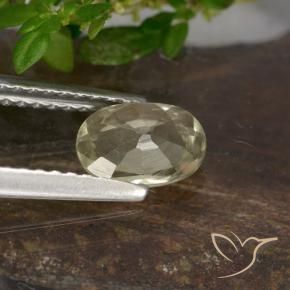 Diásporo con Cambio de Color Amarillo muy claro natural de 0.66 ct, Ovalada, VVS-VS