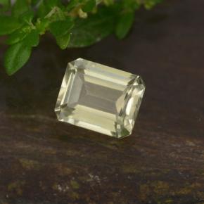 Diásporo con Cambio de Color Amarillo muy claro natural de 0.70 ct, corte esmeralda, VS