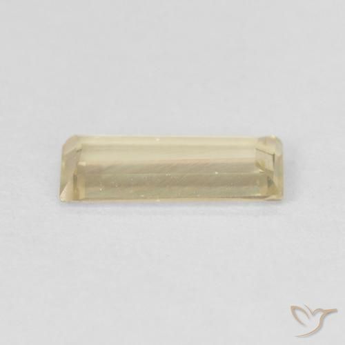 Diásporo con Cambio de Color Amarillo claro natural de 0.70 ct, Corte Baguette, VVS-VS