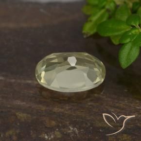 Diásporo con Cambio de Color Amarillo claro natural de 0.65 ct, Ovalada, VVS-VS
