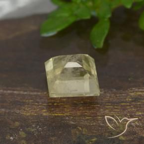 Diásporo con Cambio de Color Amarillo claro natural de 0.81 ct, Cuadrado, VS