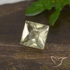 Diásporo con Cambio de Color Amarillo claro natural de 0.50 ct, Cuadrado, VS
