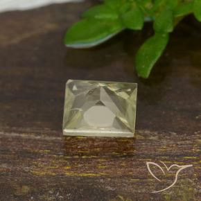 Diásporo con Cambio de Color Amarillo claro natural de 0.50 ct, Cuadrado, VS