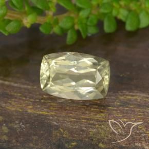 Diásporo con Cambio de Color Amarillo pálido natural de 0.75 ct, Forma Cojín, VVS-VS