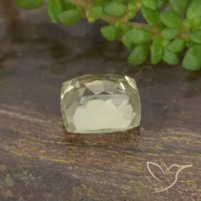 Diásporo con Cambio de Color Amarillo claro natural de 0.83 ct, Forma Cojín, VVS-VS