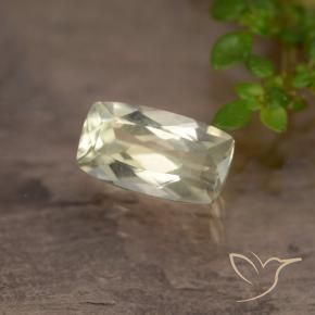 Diásporo con Cambio de Color Amarillo muy claro natural de 0.94 ct, Forma Cojín, VVS-VS