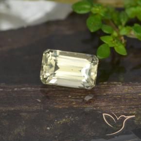 Diásporo con Cambio de Color Amarillo muy claro natural de 0.81 ct, Corte Octágono / Esmeralda, VVS-VS