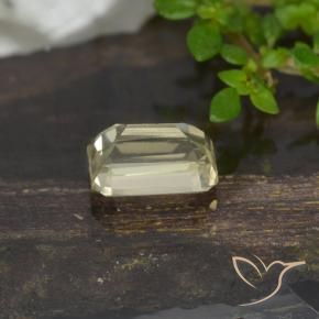 Diásporo con Cambio de Color Amarillo muy claro natural de 0.81 ct, Corte Octágono / Esmeralda, VVS-VS