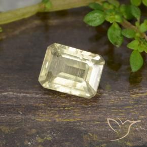 Diásporo con Cambio de Color Amarillo muy claro natural de 0.85 ct, Corte Octágono / Esmeralda, VS