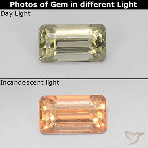 0.91ct Natural Amarillo claro Diásporo con Cambio de Color, corte esmeralda, VS