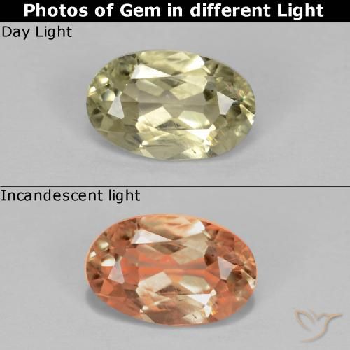 0.57ct Natural Beige amarillo Diásporo con Cambio de Color, Ovalada, VS