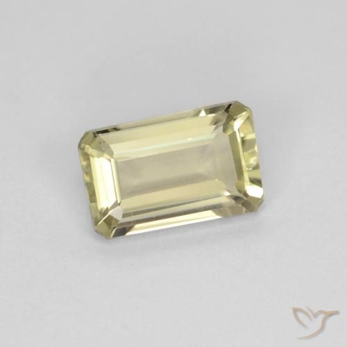 Diásporo con Cambio de Color Amarillo muy pálido natural de 0.72 ct, Corte Octágono / Esmeralda, VS