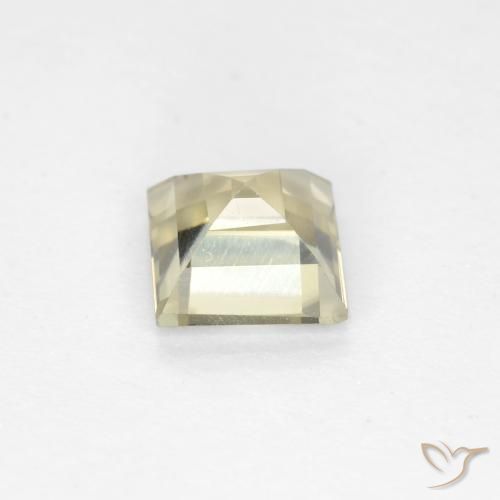 Diásporo con Cambio de Color Amarillo pálido natural de 0.74 ct, Cuadrado, VS