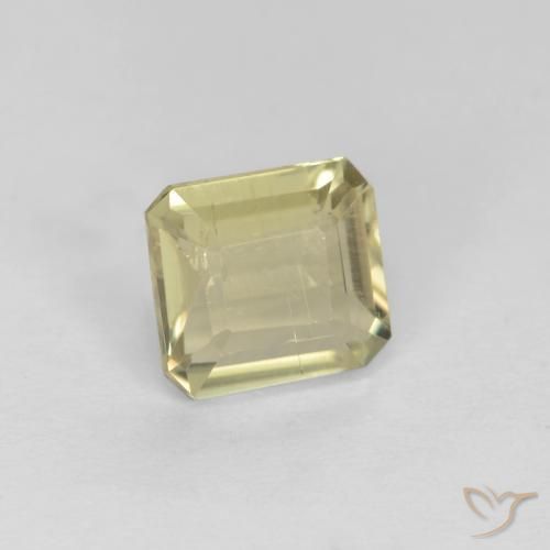 Diásporo con Cambio de Color Amarillo muy pálido natural de 0.73 ct, Corte Octágono / Esmeralda, VS