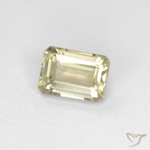 Diásporo con Cambio de Color Amarillo muy claro natural de 0.72 ct, Corte Octágono / Esmeralda, VVS-VS