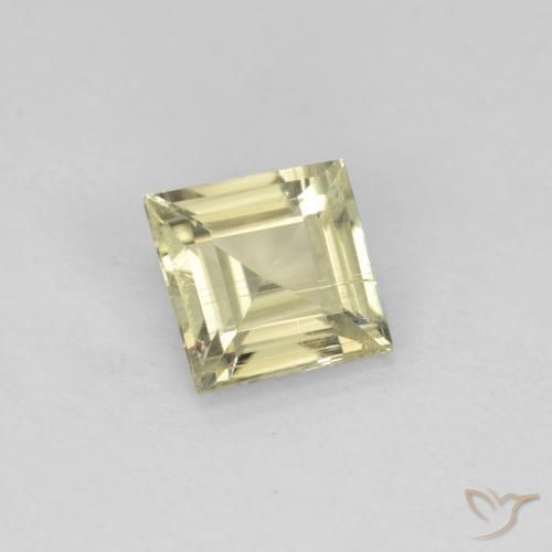 Diásporo con Cambio de Color Amarillo muy claro natural de 0.62 ct, Cuadrado, VS