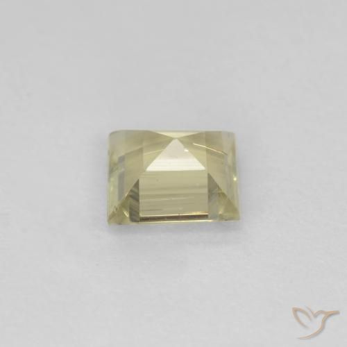 Diásporo con Cambio de Color Amarillo muy claro natural de 0.62 ct, Cuadrado, VS